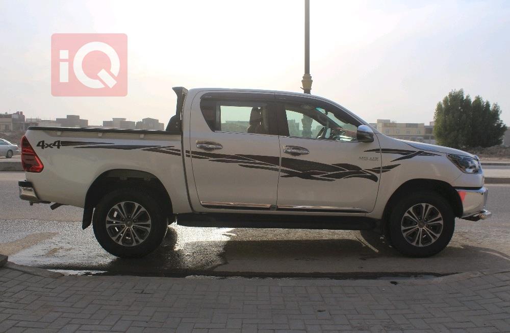 تويوتا هايلوكس